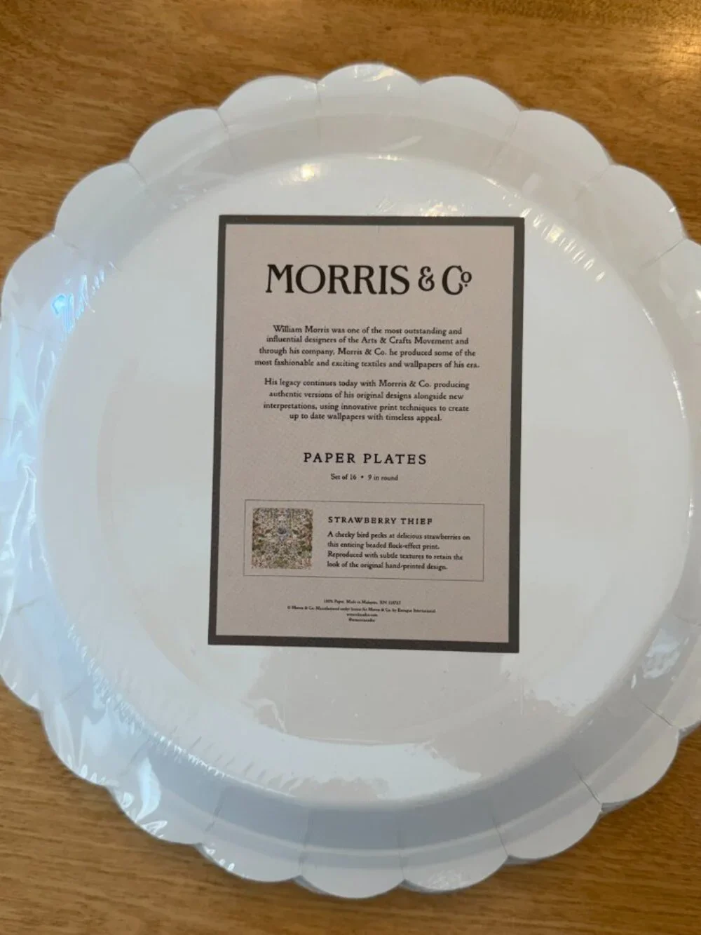 William Morris & Co Strawberry Thief Paper Plates 16 Count 9